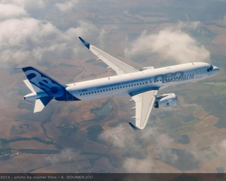 A320 neo with Pratt and Whitney engines flying