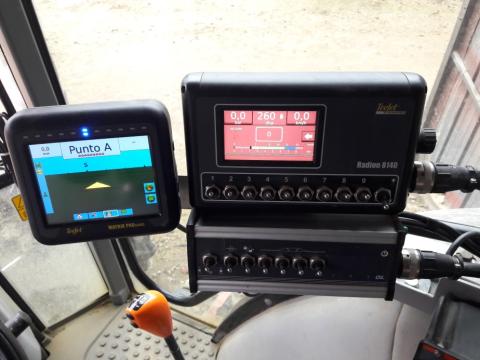 Mario Bonzano’s tractor’s cabin with Teejet Technologies EGNOS-enabled equipment